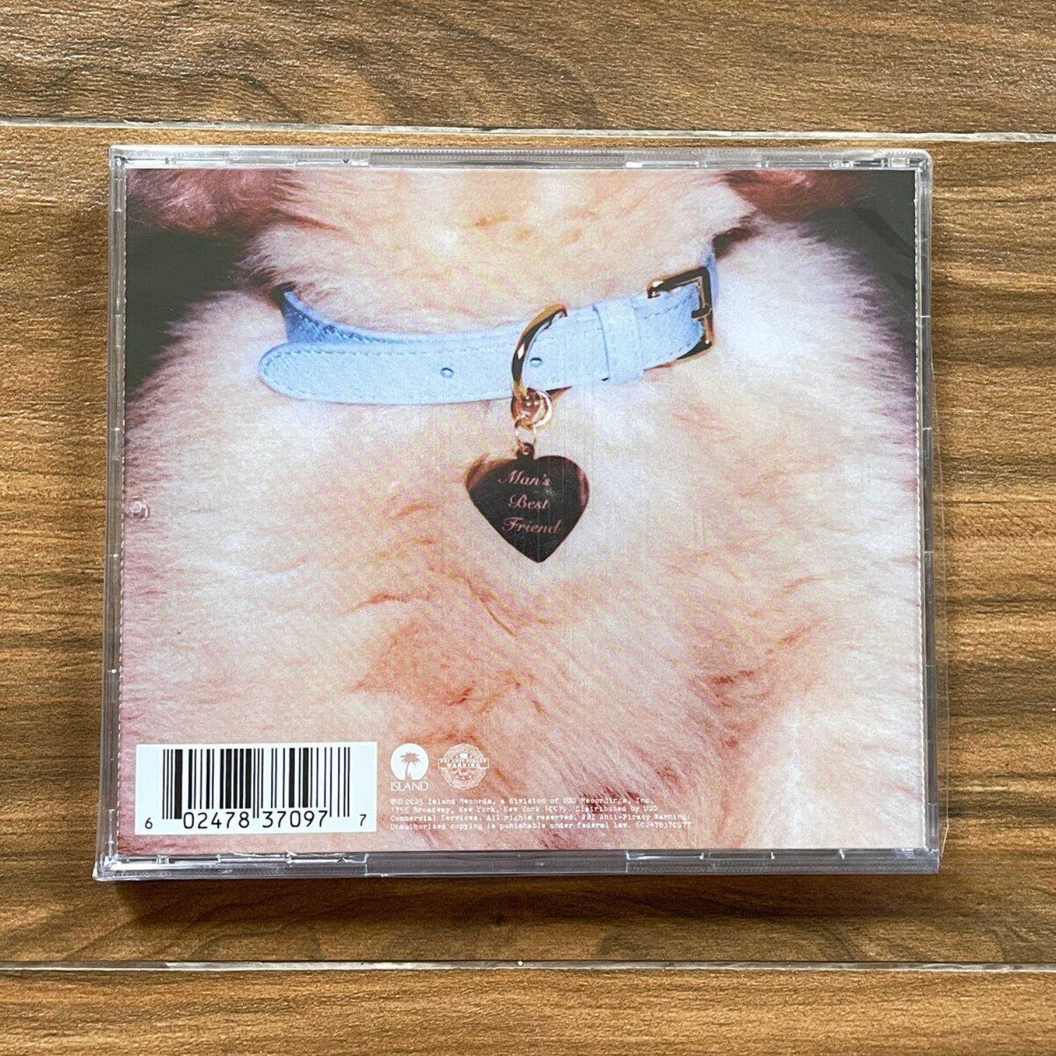 Sealed Sabrina Carpenter Man’s – Home Decor Collection Bewertung und Preis