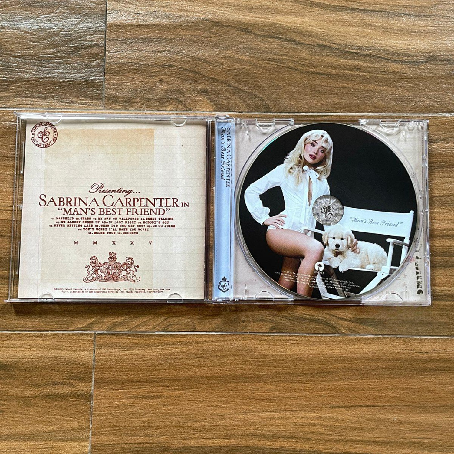 Sealed Sabrina Carpenter Man’s – Home Decor Collection Bewertung und Preis